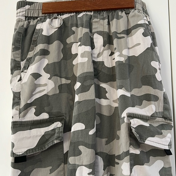 Streetwear society, camel, cargo pants, size, medium - Picture 1 of 3